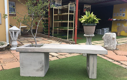 Flowerpot with Bench